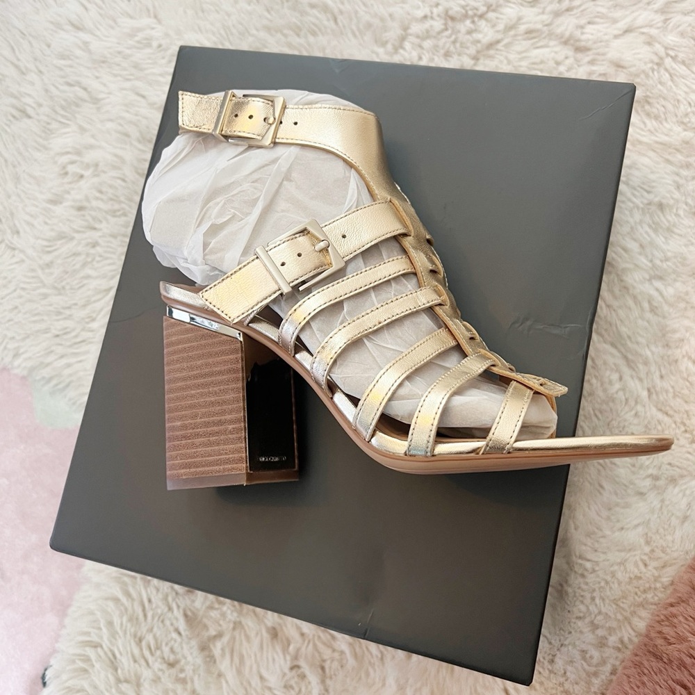 NWB Sz 9 Vince Camuto Gold Heels - Picture 2 of 6
